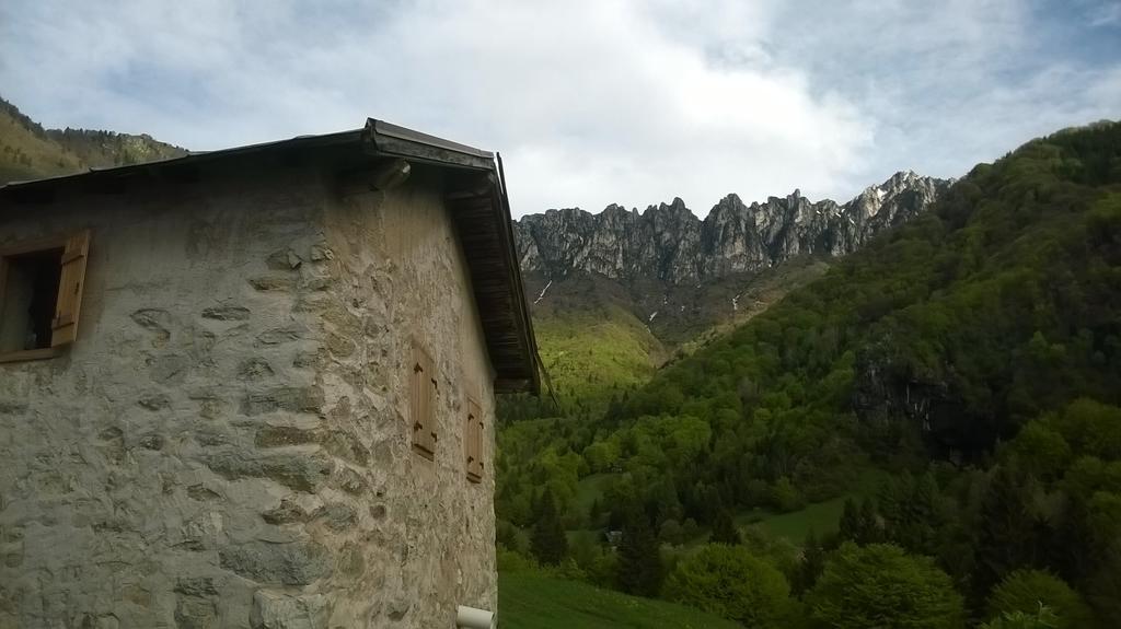 Antica Casa Ortensia Riva del Garda Rum bild