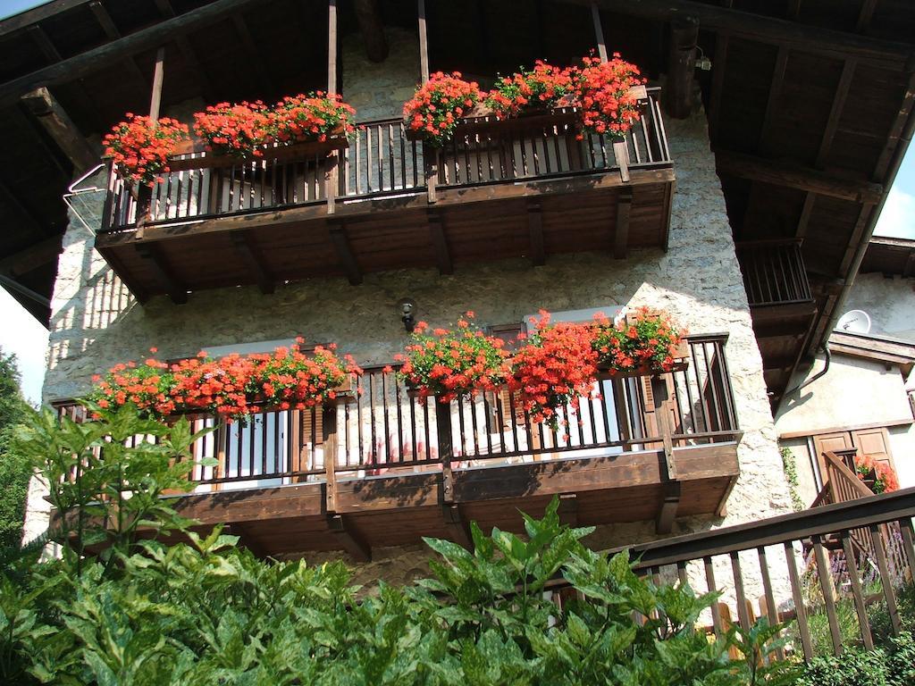Antica Casa Ortensia Riva del Garda Rum bild